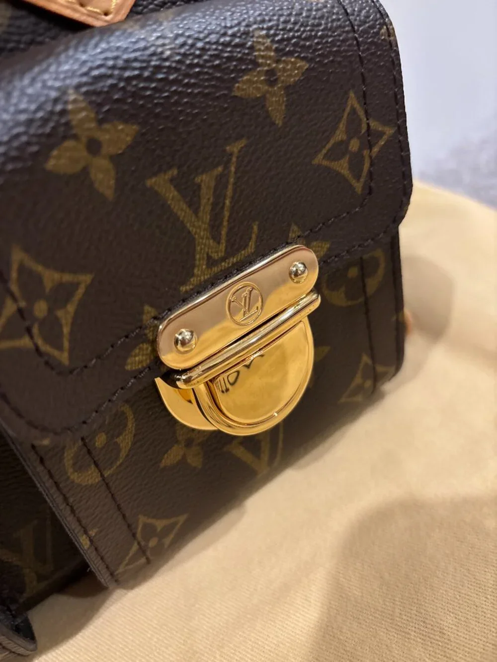 Louis Vuitton Manhattan PM Handbag Brown Monogram Canvas